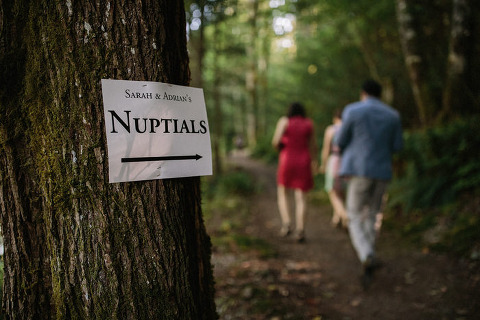 the_moon_loves_the_sky_jonas_seaman_1020